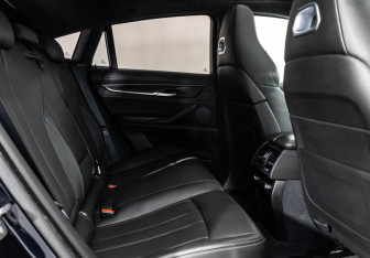 Подержанный автомобиль BMW X6 M 2017 года (26 фото)