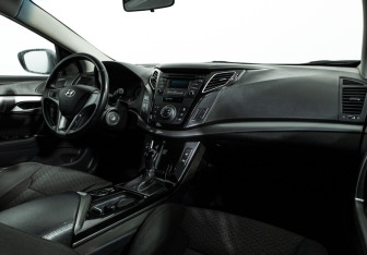 Подержанный автомобиль Hyundai i40 Sedan 2015 года (9 фото)