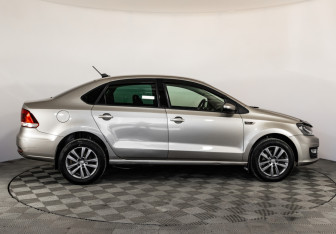 Подержанный автомобиль Volkswagen Polo Sedan 2019 года (4 фото)
