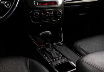Подержанный автомобиль Kia Sorento 2017 года (12 фото)