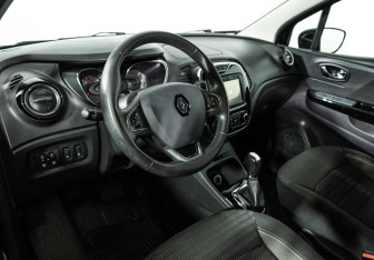 Подержанный автомобиль Renault Kaptur 2017 года (11 фото)