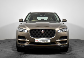 Подержанный автомобиль Jaguar F-Pace 2016 года (2 фото)