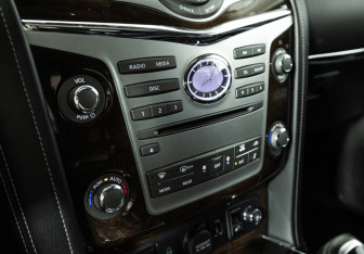 Подержанный автомобиль Infiniti QX80 2018 года (21 фото)