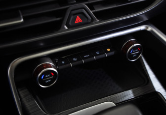 Подержанный автомобиль Geely Tugella 2023 года (18 фото)