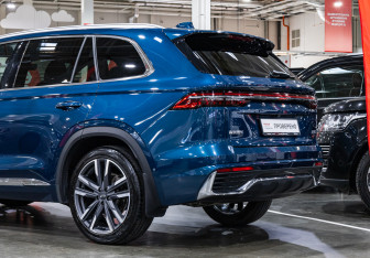 Подержанный автомобиль Geely Monjaro 2023 года (11 фото)