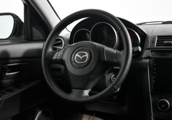 Подержанный автомобиль Mazda 3 Hatchback 2007 года (15 фото)