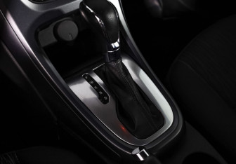 Подержанный автомобиль Opel Astra Hatchback 2012 года (20 фото)