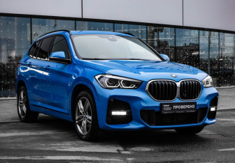 Подержанный автомобиль BMW X1 2021 года (6 фото)