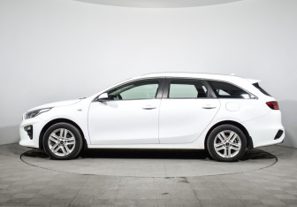 Подержанный автомобиль Kia Ceed Wagon 2020 года (8 фото)
