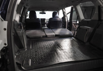Подержанный автомобиль Toyota Land Cruiser Prado 2012 года (30 фото)