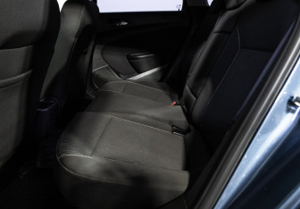 Подержанный автомобиль Opel Astra Wagon 2013 года (10 фото)