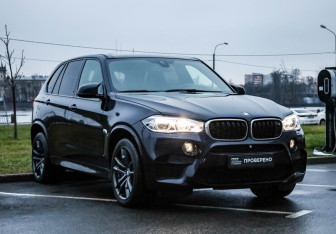 Подержанный автомобиль BMW X5 M 2015 года (3 фото)