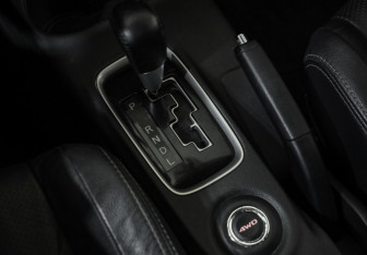 Подержанный автомобиль Mitsubishi Outlander 2014 года (16 фото)