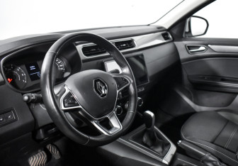 Подержанный автомобиль Renault Arkana 2021 года (9 фото)