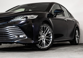 Подержанный автомобиль Toyota Camry Sedan 2020 года (2 фото)