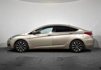 Подержанный автомобиль Hyundai i40 Sedan 2015 года (8 фото)