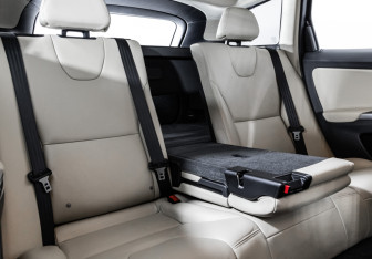 Подержанный автомобиль Volvo XC60 2015 года (21 фото)