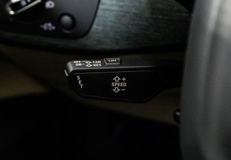 Подержанный автомобиль Audi A4 Sedan 2017 года (22 фото)