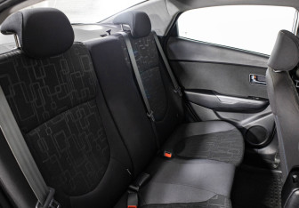 Подержанный автомобиль Kia Rio Sedan 2012 года (13 фото)