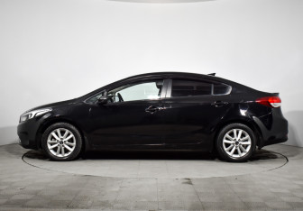 Подержанный автомобиль Kia Cerato Sedan 2018 года (8 фото)