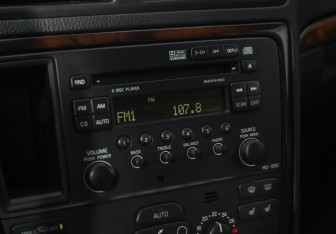 Подержанный автомобиль Volvo XC70 2006 года (13 фото)