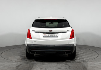 Подержанный автомобиль Cadillac XT5 2017 года (6 фото)