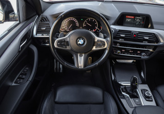 Подержанный автомобиль BMW X4 2018 года (11 фото)