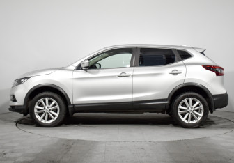 Подержанный автомобиль Nissan Qashqai 2020 года (8 фото)