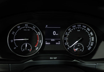 Подержанный автомобиль Skoda Superb Liftback 2020 года (12 фото)