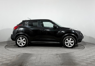 Подержанный автомобиль Nissan Juke 2012 года (4 фото)