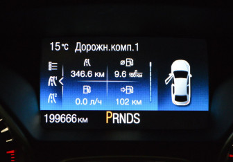 Подержанный автомобиль Ford Focus Hatchback 2013 года (15 фото)