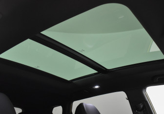 Подержанный автомобиль Geely Coolray 2022 года (16 фото)