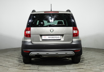 Подержанный автомобиль Skoda Yeti 2012 года (6 фото)