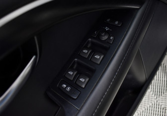 Подержанный автомобиль Volvo XC70 2012 года (20 фото)