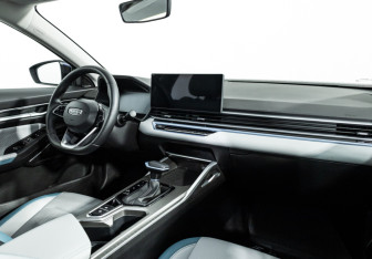 Подержанный автомобиль Geely Emgrand 2023 года (9 фото)