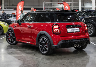Подержанный автомобиль MINI Hatch 2021 года (11 фото)