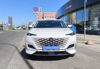 Подержанный автомобиль Changan UNI-K 2023 года (2 фото)