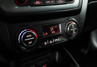 Подержанный автомобиль Kia Rio Sedan 2014 года (15 фото)