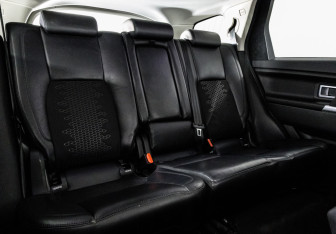 Подержанный автомобиль Land Rover Discovery Sport 2017 года (23 фото)