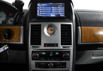 Подержанный автомобиль Chrysler Voyager 2008 года (17 фото)