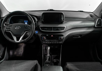 Подержанный автомобиль Hyundai Tucson 2019 года (14 фото)