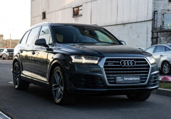 Подержанный автомобиль Audi Q7 2018 года (8 фото)