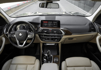 Подержанный автомобиль BMW X3 2019 года (12 фото)