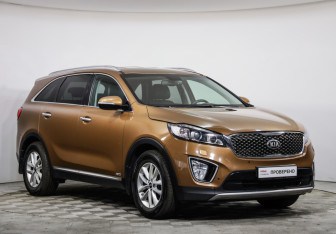 Подержанный автомобиль Kia Sorento 2017 года (3 фото)
