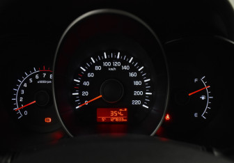 Подержанный автомобиль Kia Rio Sedan 2015 года (19 фото)