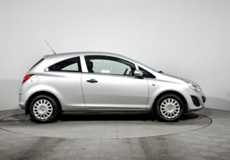 Подержанный автомобиль Opel Corsa 2013 года (4 фото)