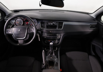 Подержанный автомобиль Peugeot 508 Sedan 2012 года (9 фото)
