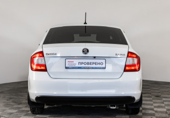 Подержанный автомобиль Skoda Rapid Liftback 2016 года (6 фото)