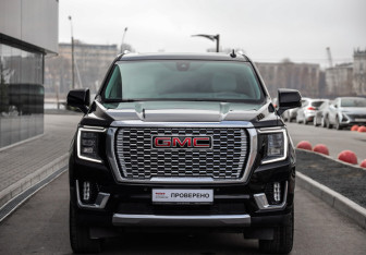 Подержанный автомобиль GMC Yukon 2022 года (4 фото)