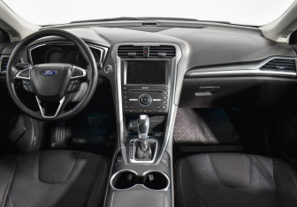 Подержанный автомобиль Ford Mondeo Sedan 2017 года (13 фото)